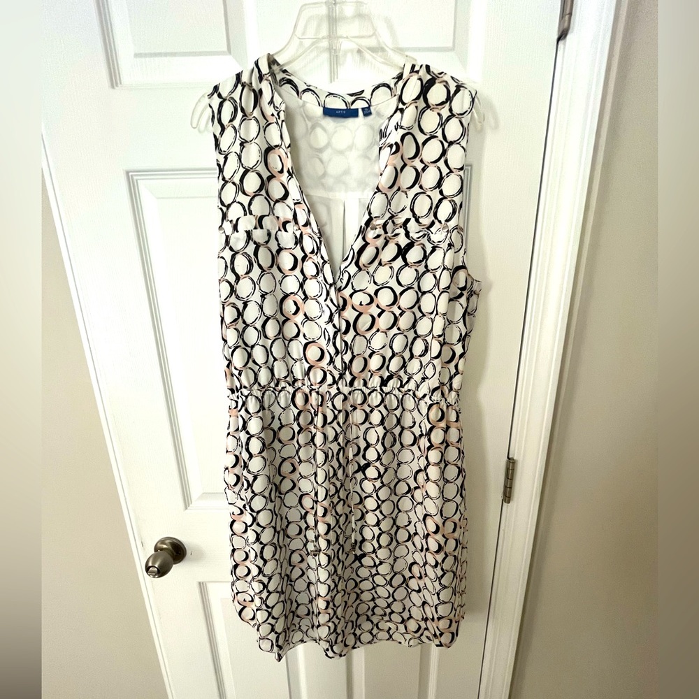 Print dress- white, black and light pink
